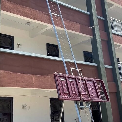 Custom Safe Electric Cargo Ladder Lifter 200Kg For Doors And Windows Photovoltaic Panel Lift